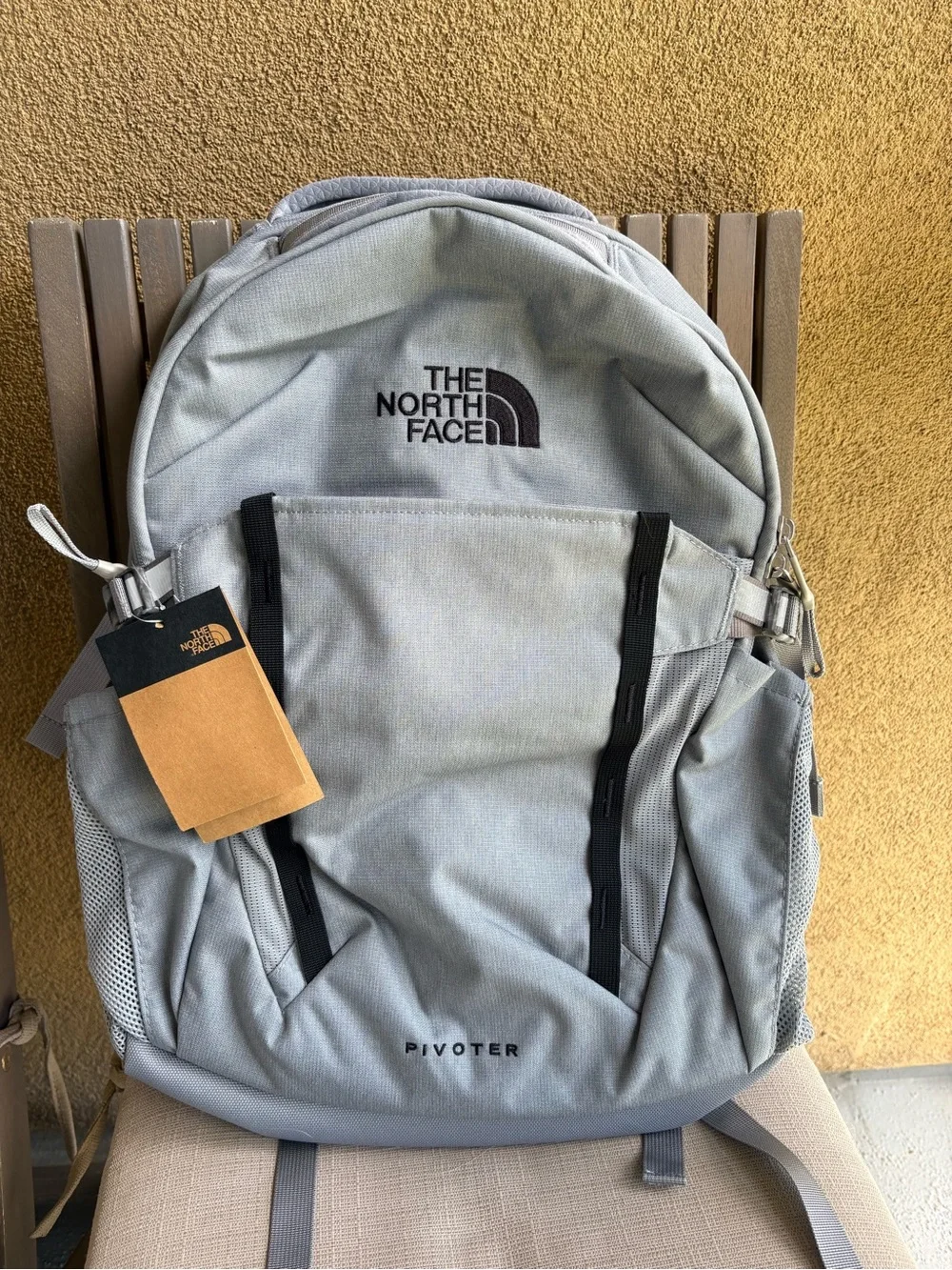 The North Face‎ Pivoter Backpack Daypack - Mid Grey Dark H - 29L NWT Brand New